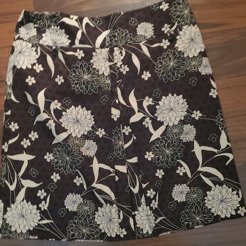 LOFT Brown and Cream Floral A-Line Skirt With Front Pleat